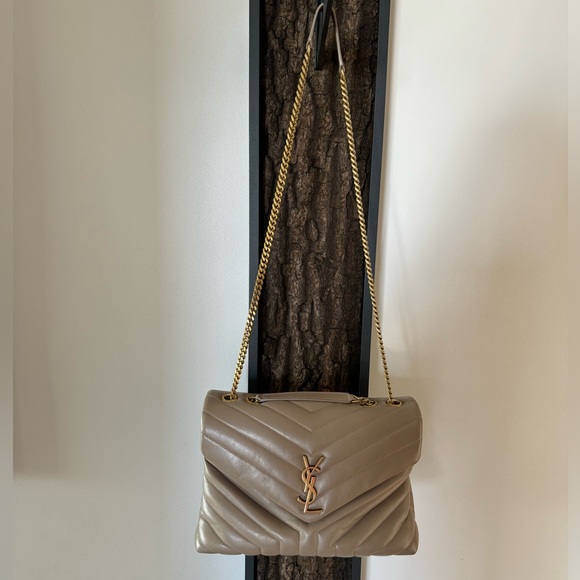 SAINT LAURENT 
Calfskin Quilted Monogram Medium Loulou Chain Satchel - Picture 3 of 10